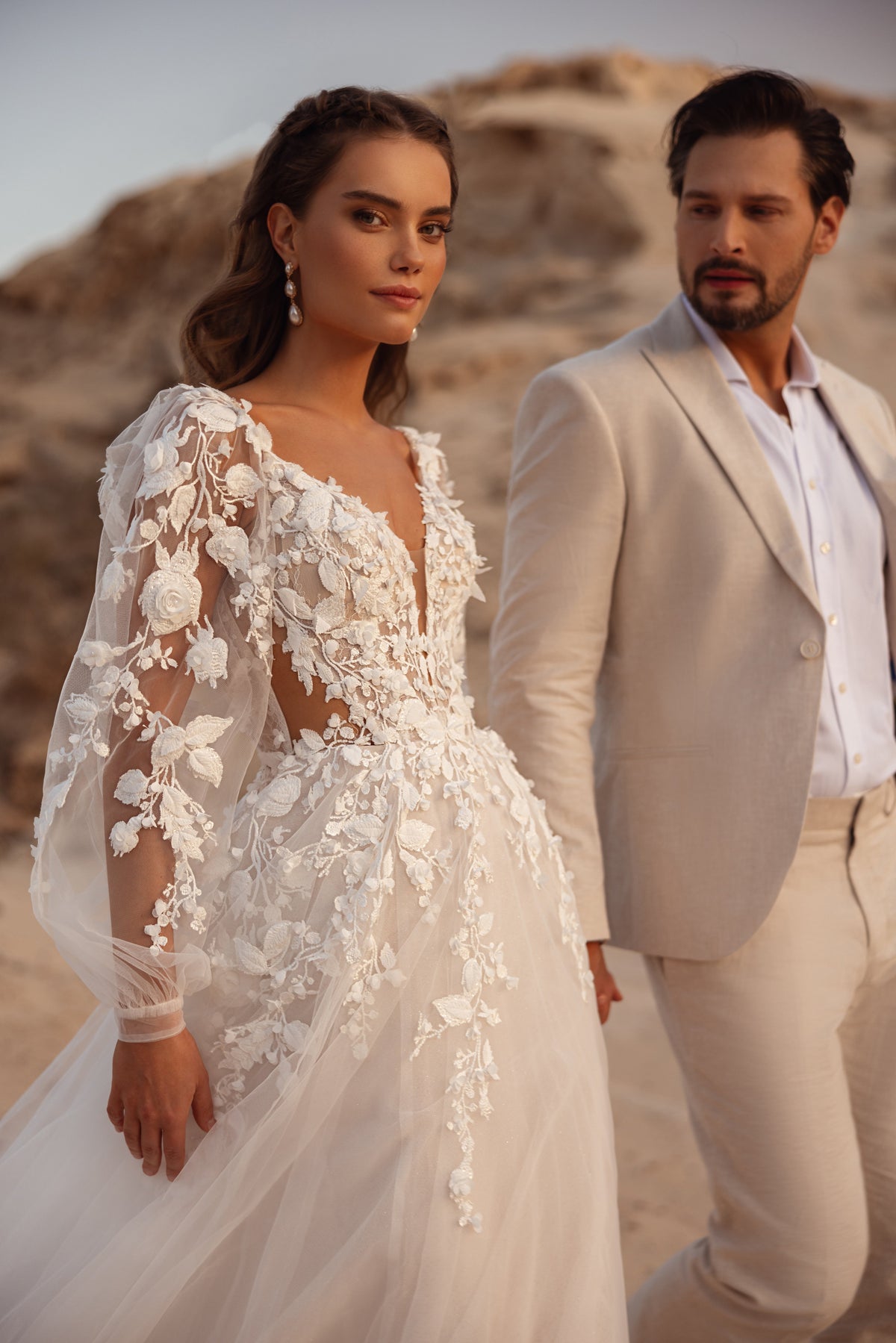 The close-up on Alia’s sleeve reveals fine lacework and a subtle puff shape, adding a romantic, refined elegance.