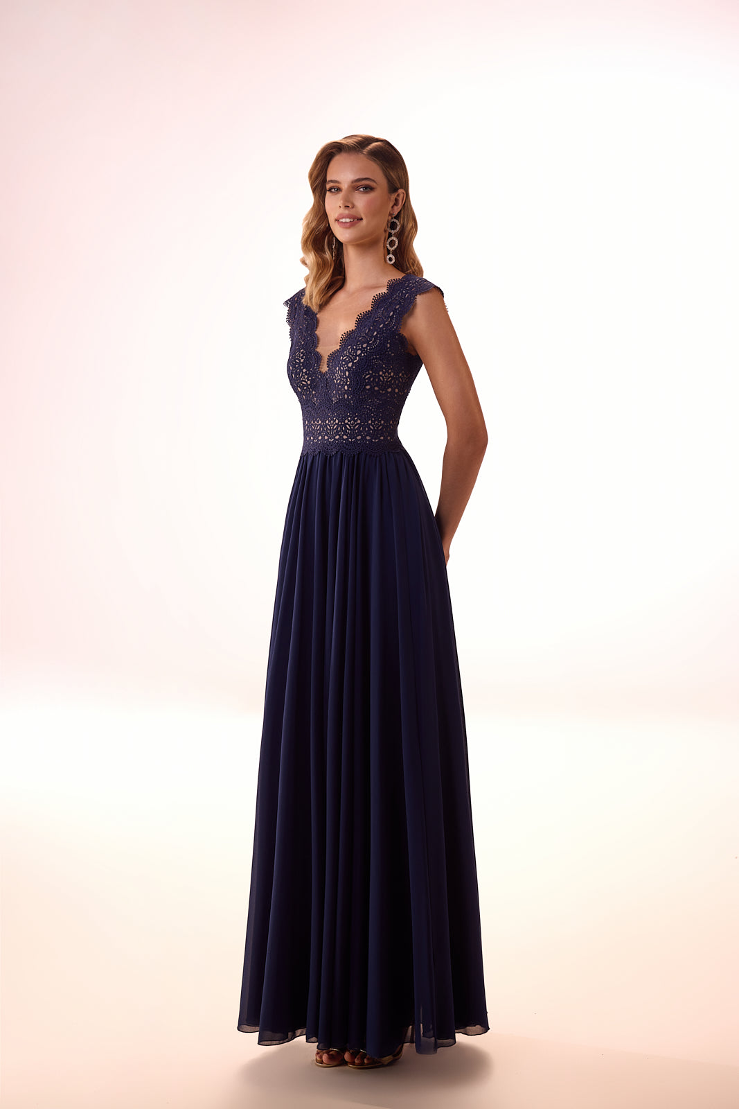 Long classic evening dress Lidia Navy from DAMA Couture (front photo)