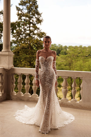 Romantic mermaid wedding dress from lace Procella from DAMA Couture (full silhouette photo) photo)