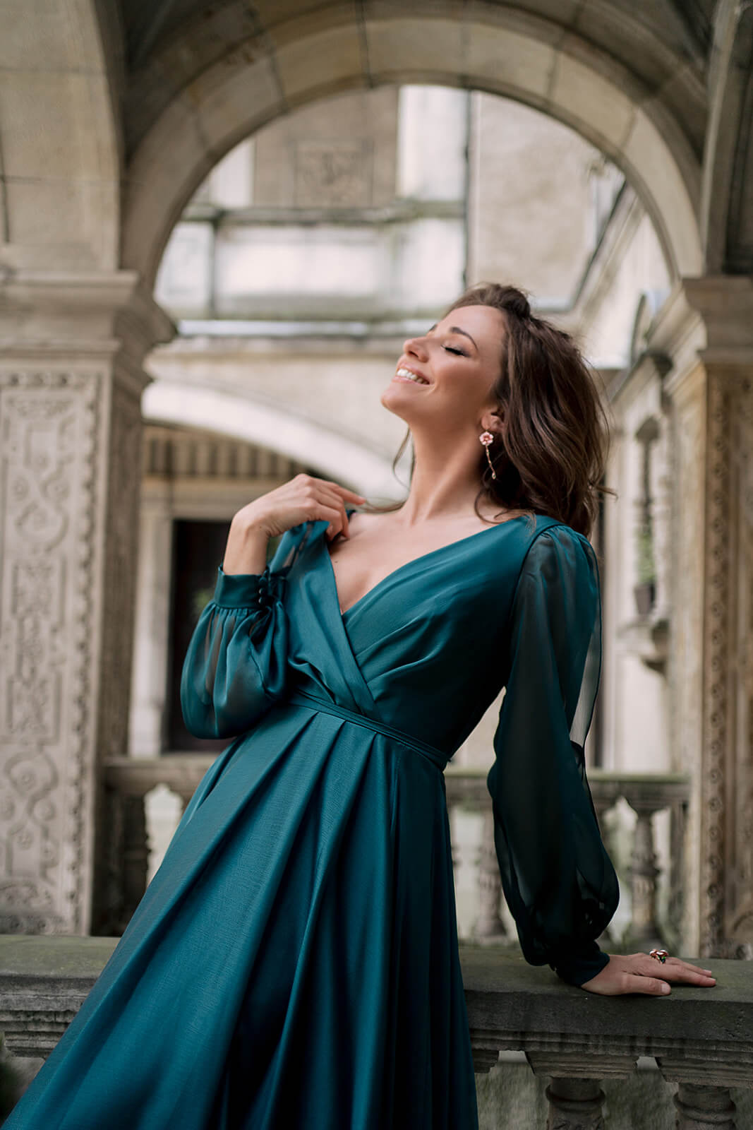 Malachit – close-up of the long evening dress.