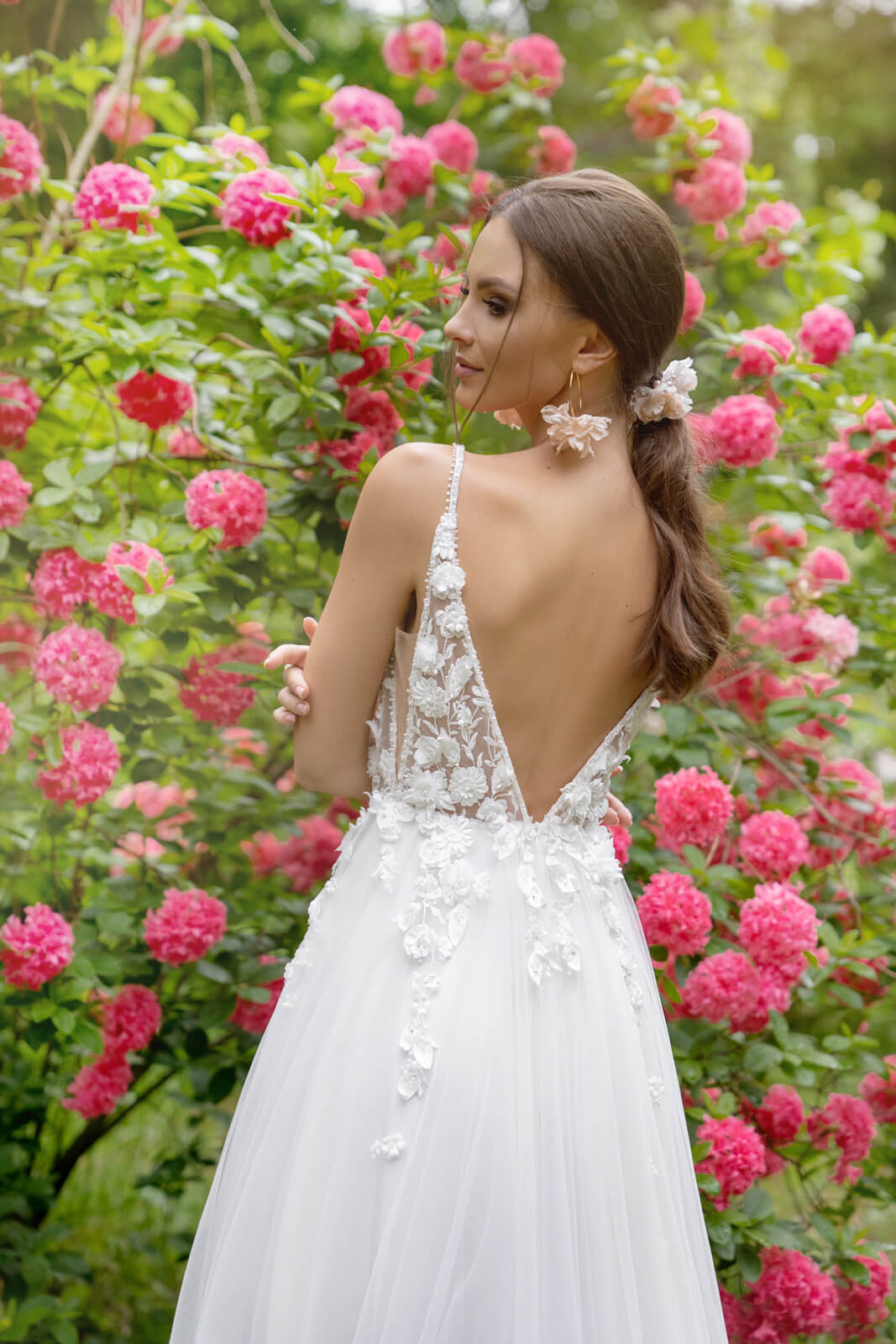 Alissa – wedding dress by DAMA Couture.