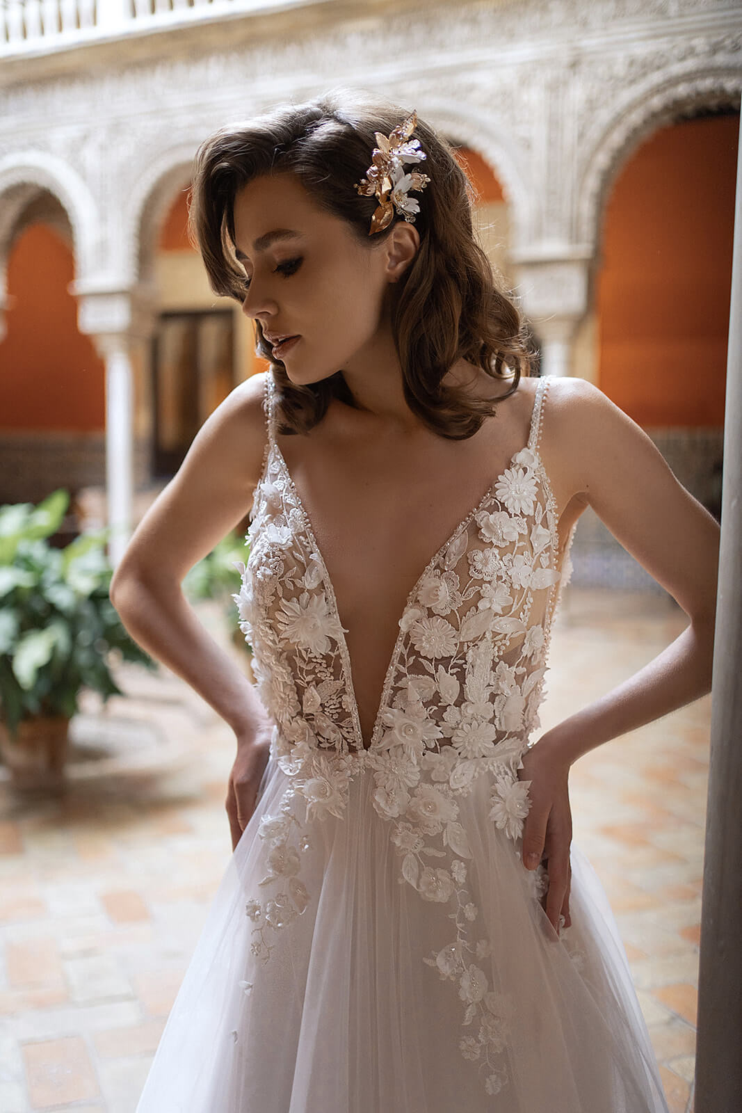Alissa – wedding dress seen from the back.