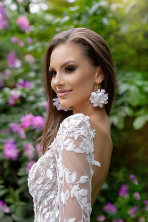 Calista – wedding dress by DAMA Couture.