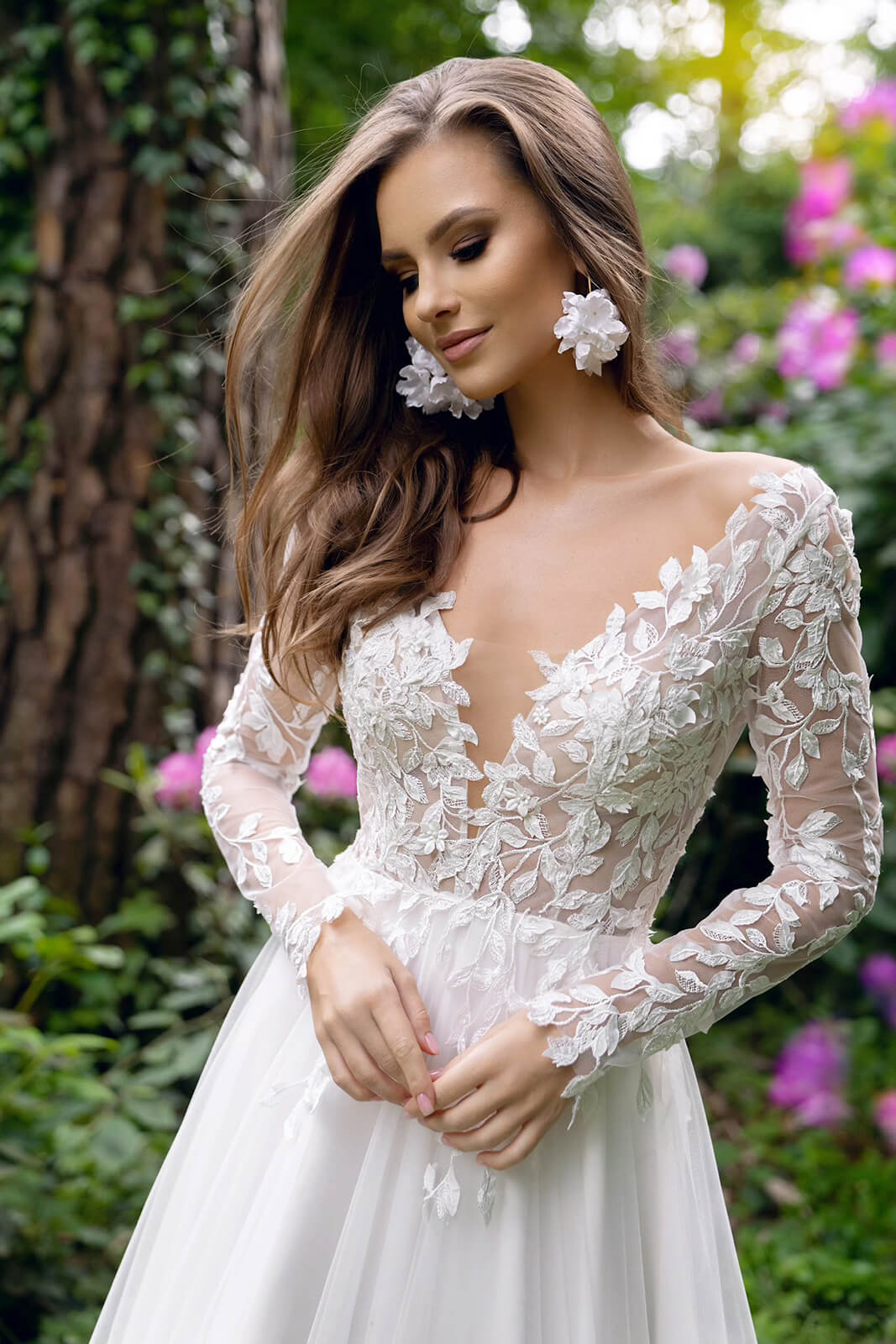 Calista – wedding dress by DAMA Couture.