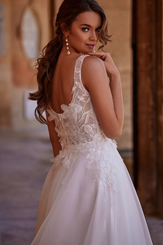 Wedding dress Lucy – A-line bridal gown, DAMA Couture.