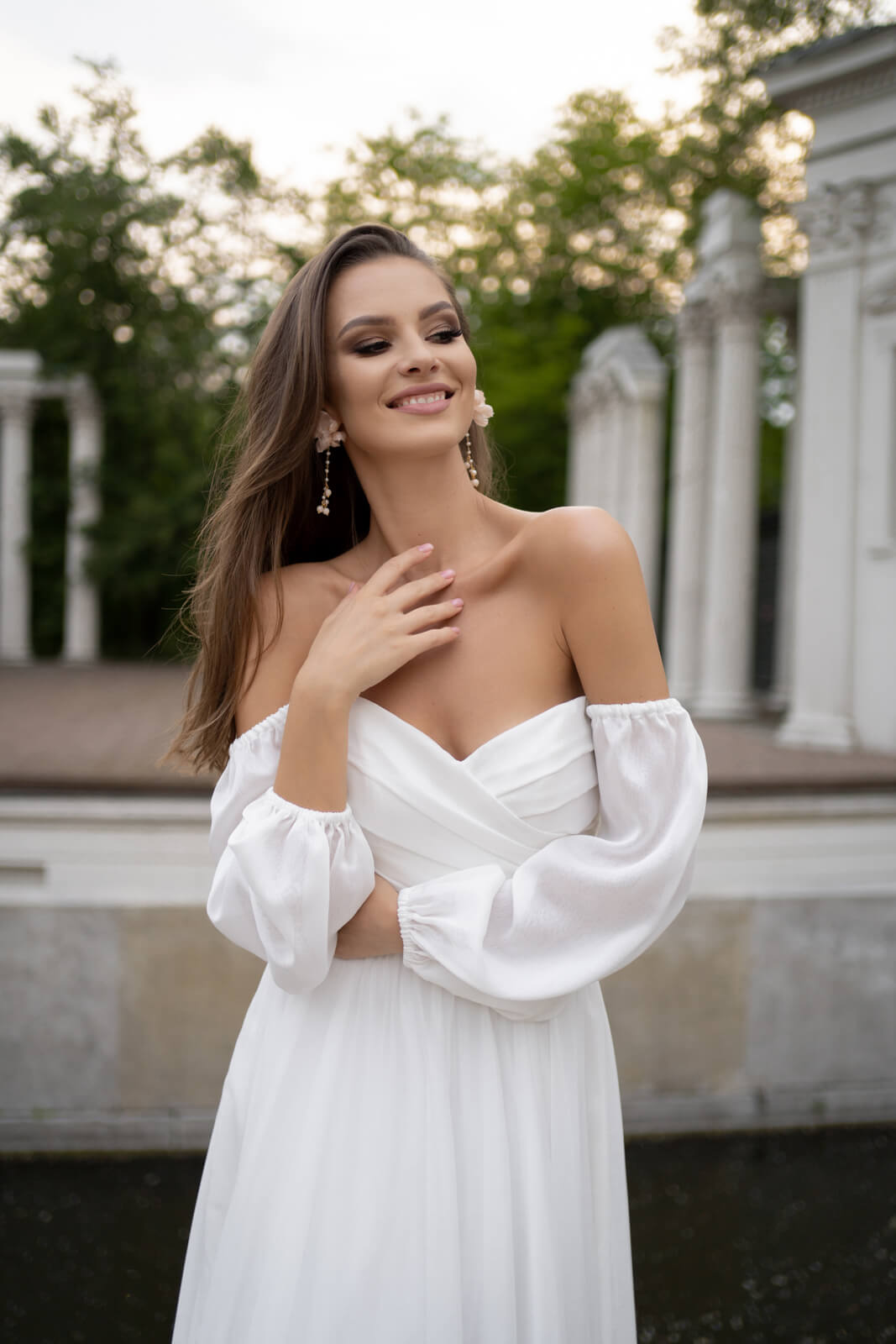 Pola – wedding dress, full silhouette.