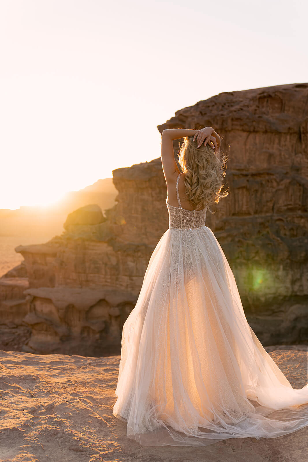Inca – wedding dress seen from the back.