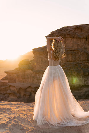 Inca – wedding dress seen from the back.