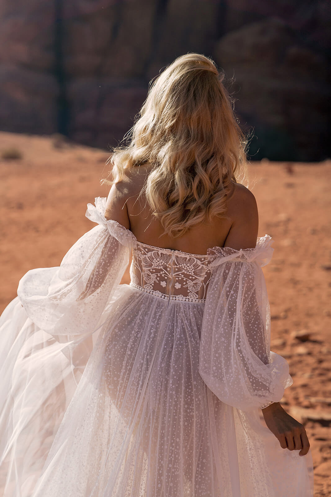 Wedding dress Shira – DAMA Couture A-line wedding dress.