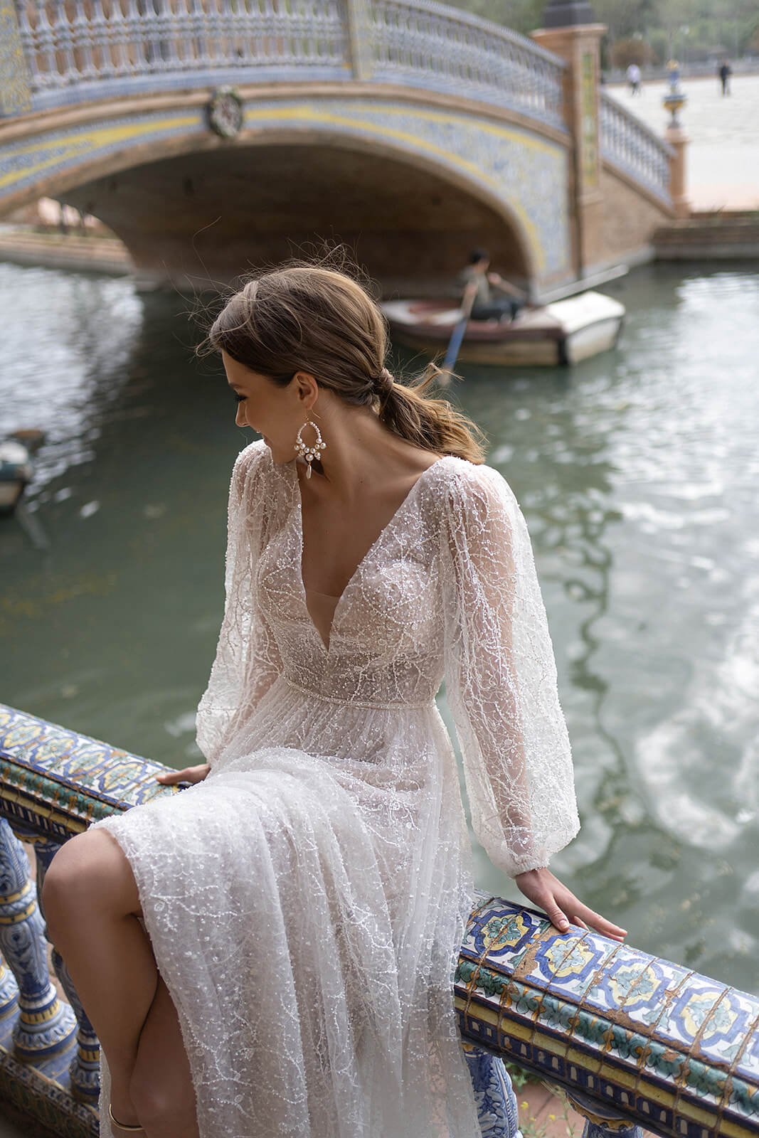 Suri – wedding dress seen from the back.
