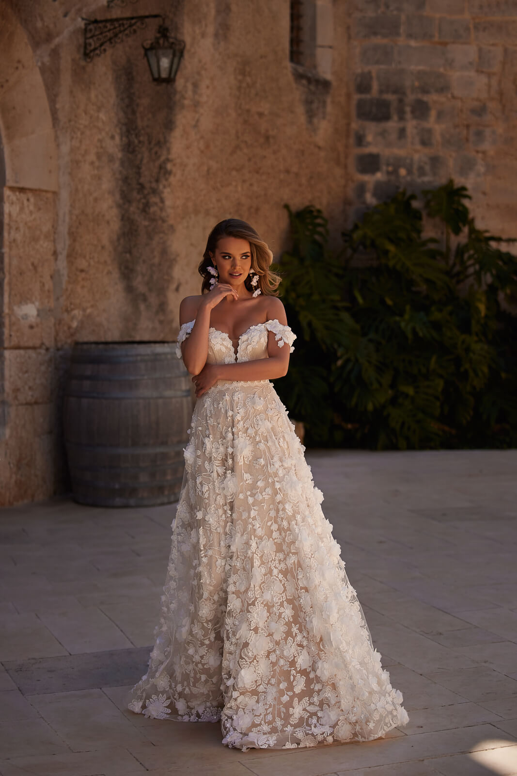 Wedding dress Olivia – DAMA Couture A-line wedding dress.