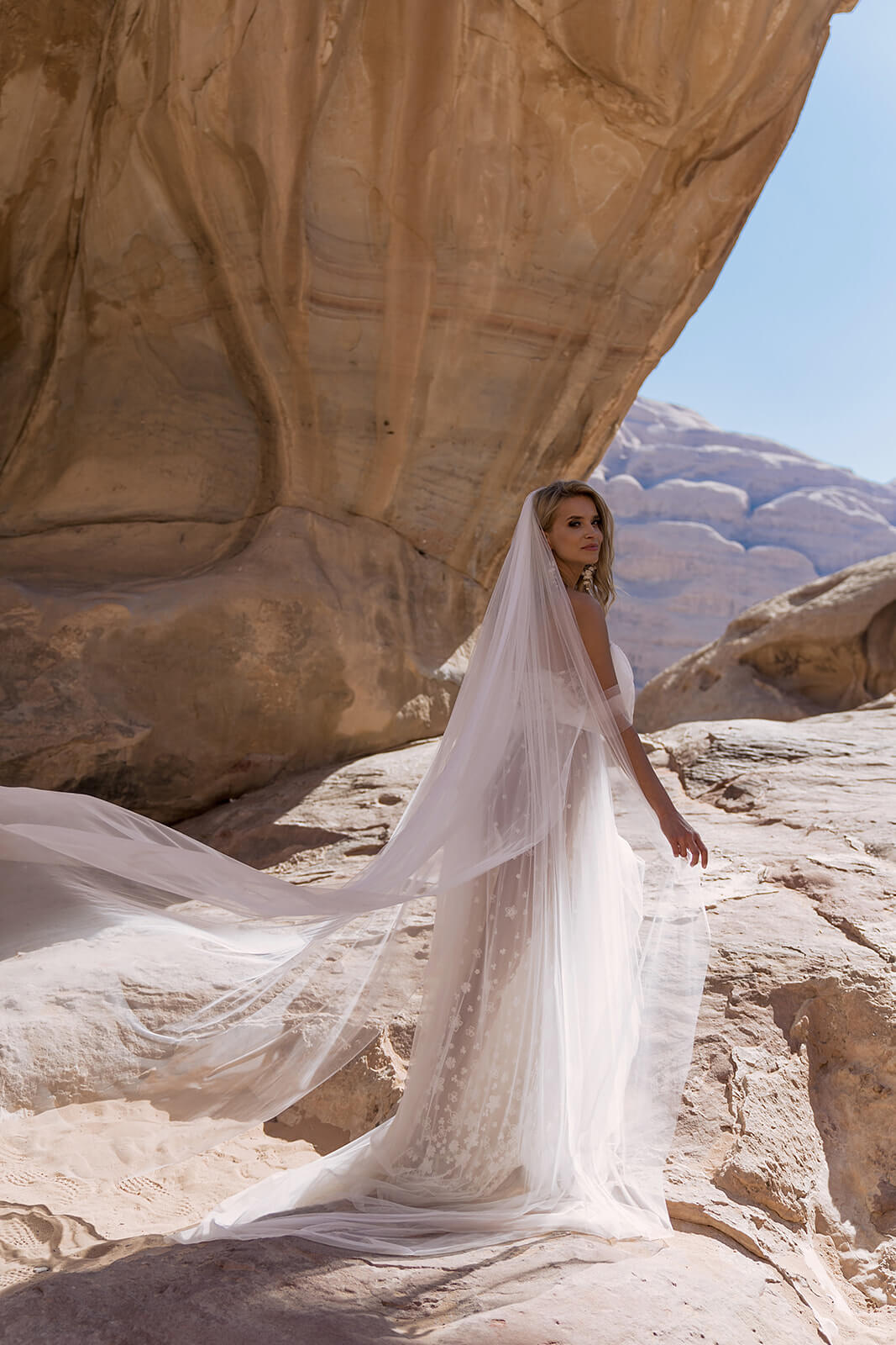 Long veil – wedding veil, DAMA Couture.