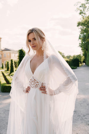 Cathedral vintage veil – cathedral wedding veil seen from the back.