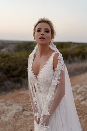 Cathedral veil with lace – DAMA Couture cathedral wedding veil, front view.