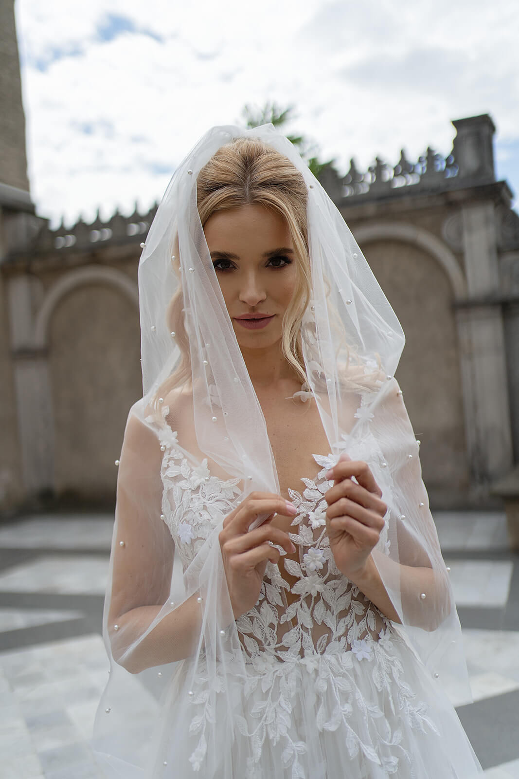 Regular pearl veil – wedding veil by DAMA Couture.