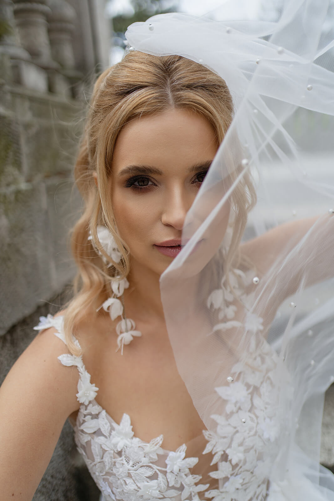Regular pearl veil – close-up of the wedding veil.