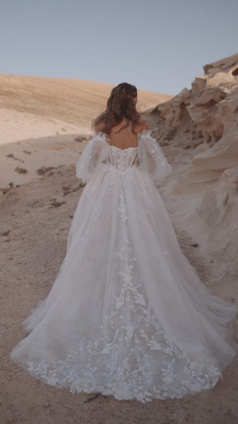 Video of the Huda wedding dress by DAMA Couture.