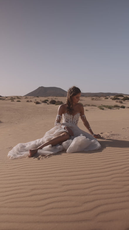 Video of the Tamara wedding dress by DAMA Couture.